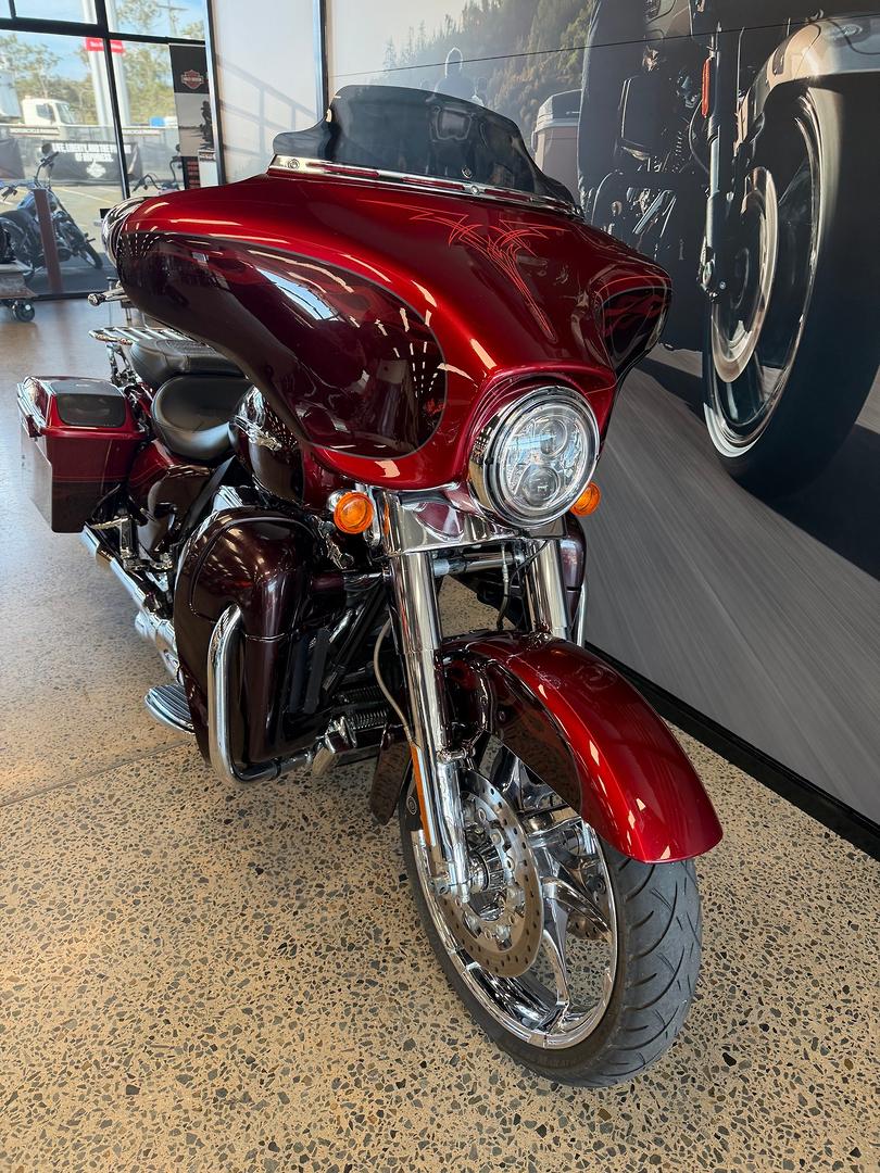 2012 HARLEY-DAVIDSON CVO STREET GLIDE CRUISER