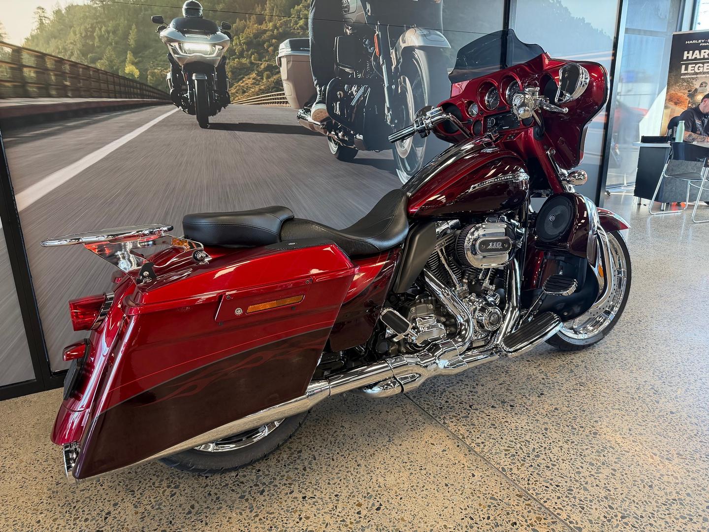 2012 HARLEY-DAVIDSON CVO STREET GLIDE CRUISER