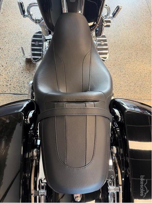 2021 HARLEY-DAVIDSON FLHXS STREET GLIDE SPECIAL CRUISER