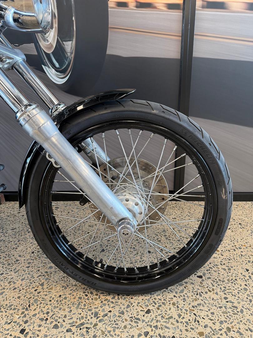 2010 HARLEY-DAVIDSON FXDWG WIDE GLIDE CRUISER