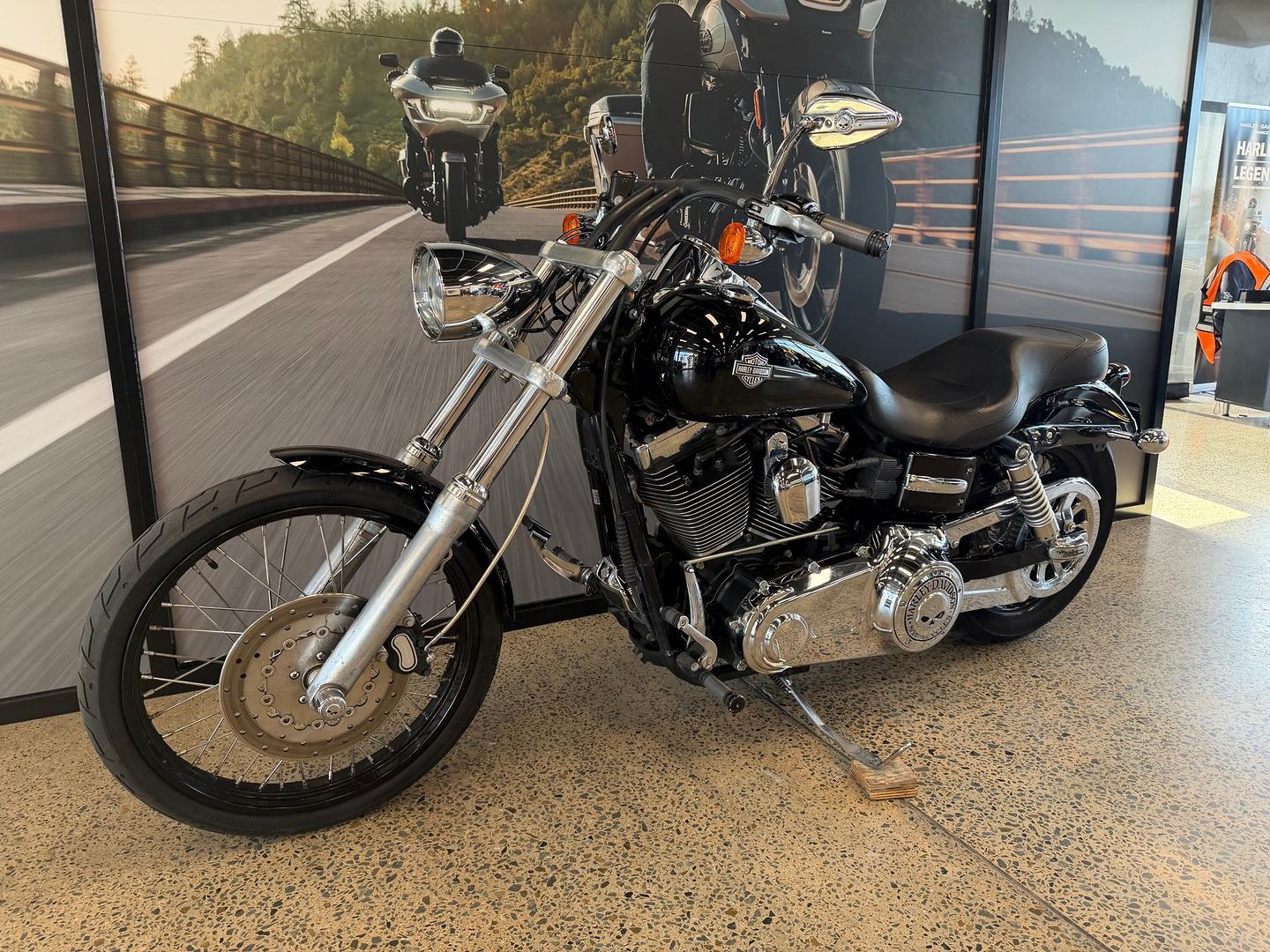 2010 HARLEY-DAVIDSON FXDWG WIDE GLIDE CRUISER