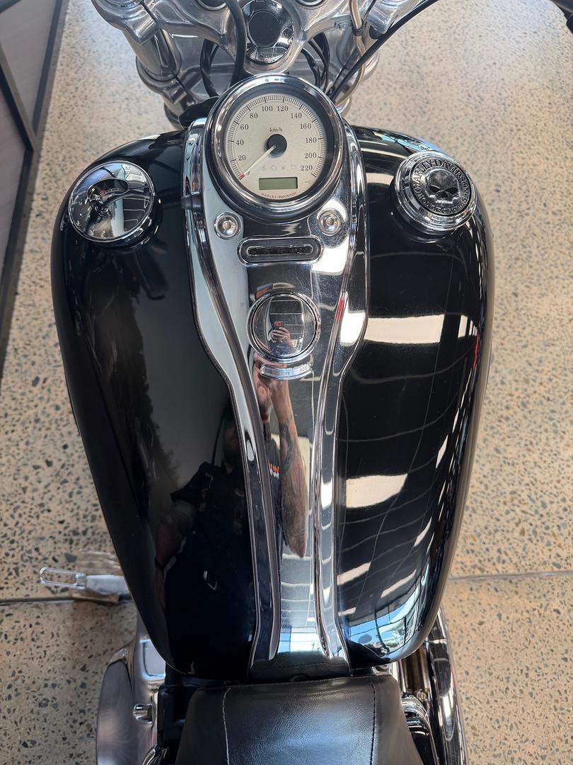 2010 HARLEY-DAVIDSON FXDWG WIDE GLIDE CRUISER