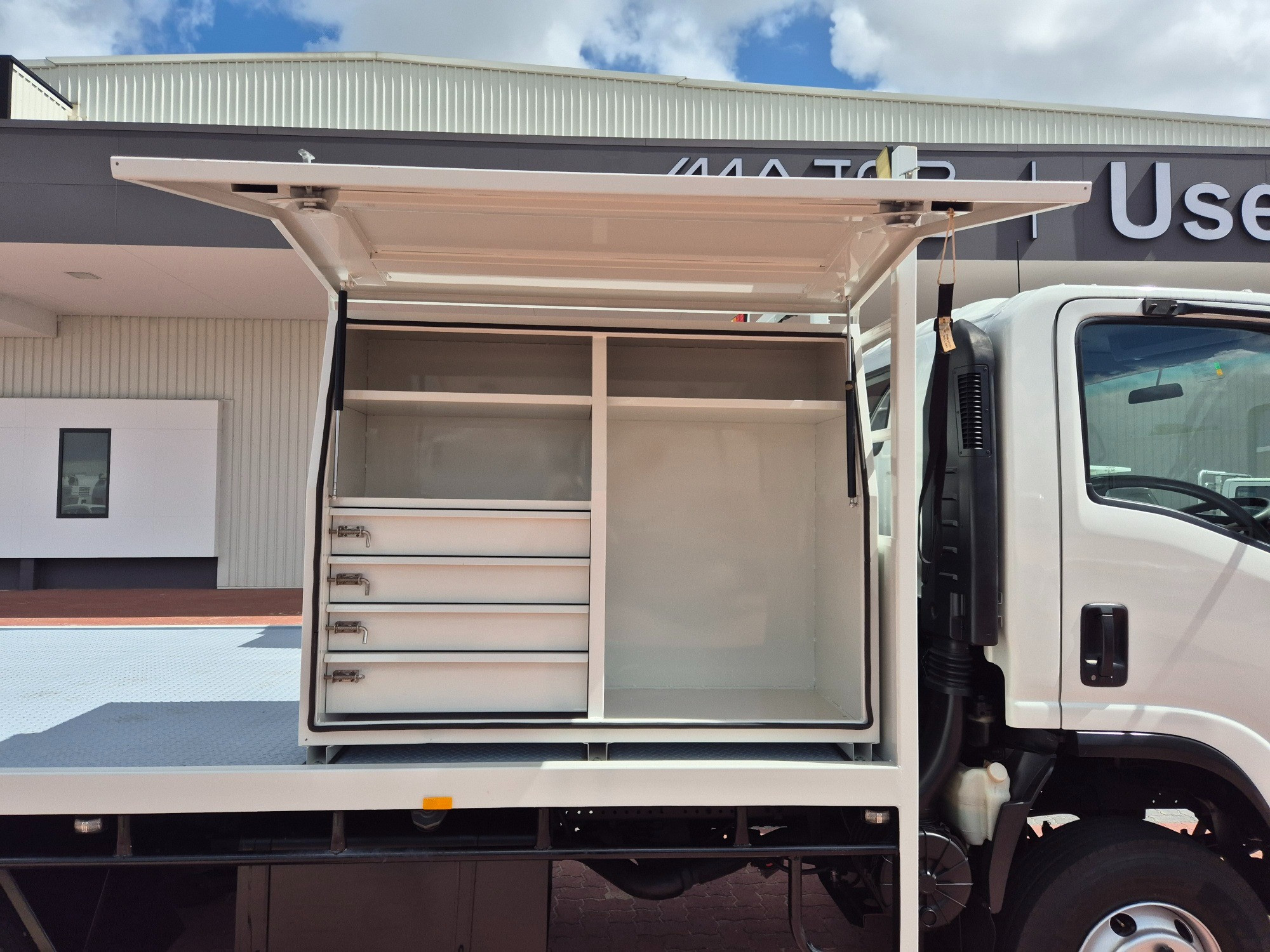 2016 ISUZU NPS N MY15 75/45-155 (4x4) 5 SP MANUAL C/CHAS WITH TOOLBOXES