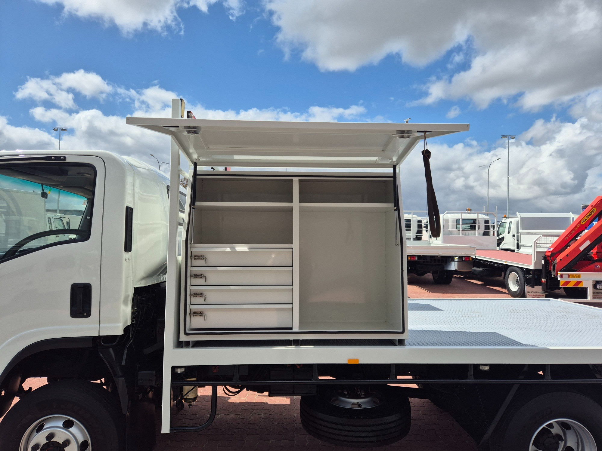 2016 ISUZU NPS N MY15 75/45-155 (4x4) 5 SP MANUAL C/CHAS AND TOOLBOXES
