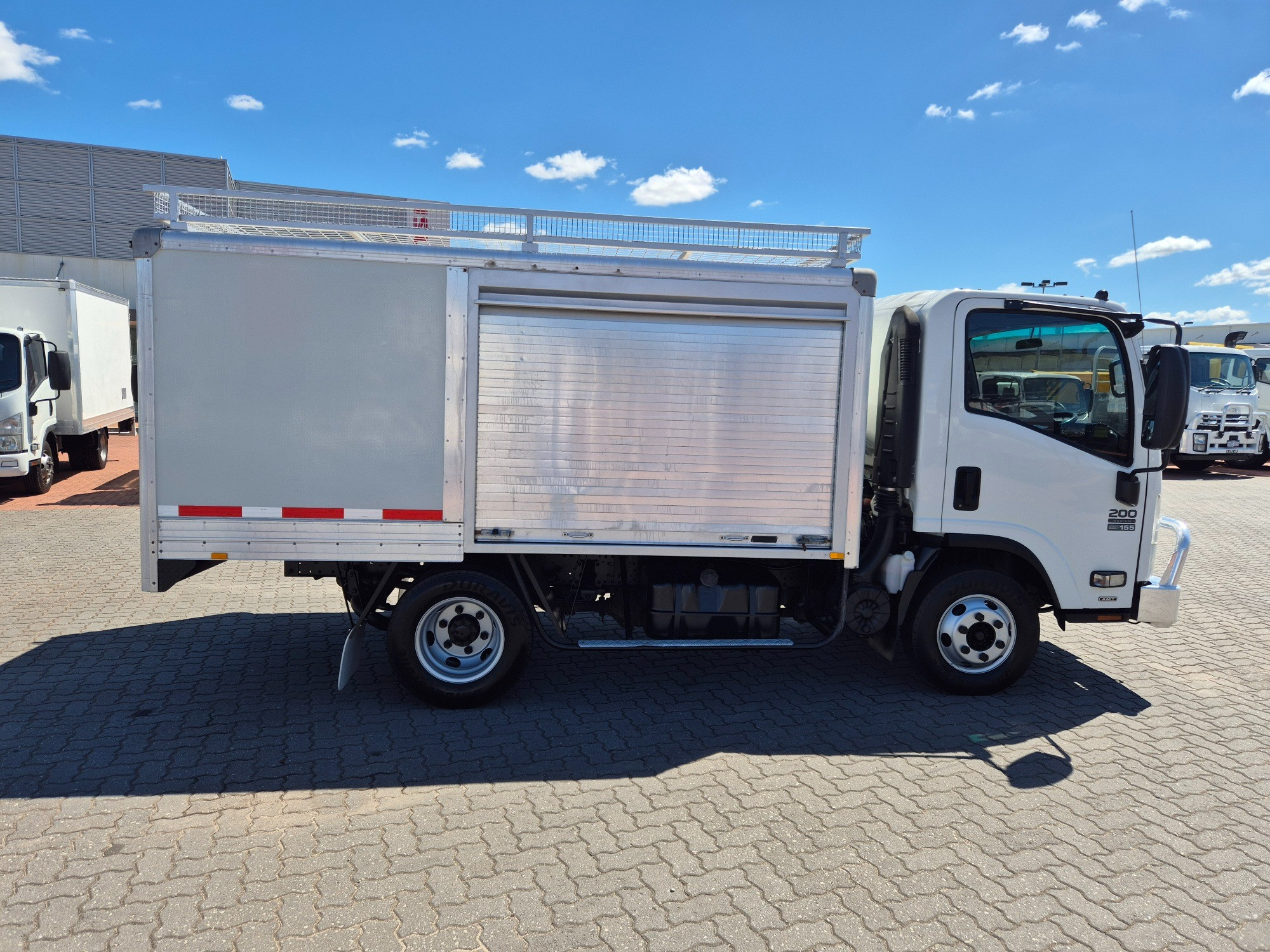 2014 ISUZU NPR NH 200 MEDIUM 6 SP AUTOMATED MANUAL SERVICE BODY