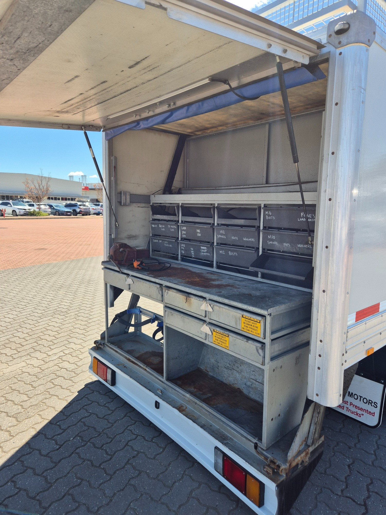 2014 ISUZU NPR NH 200 MEDIUM 6 SP AUTOMATED MANUAL SERVICE BODY