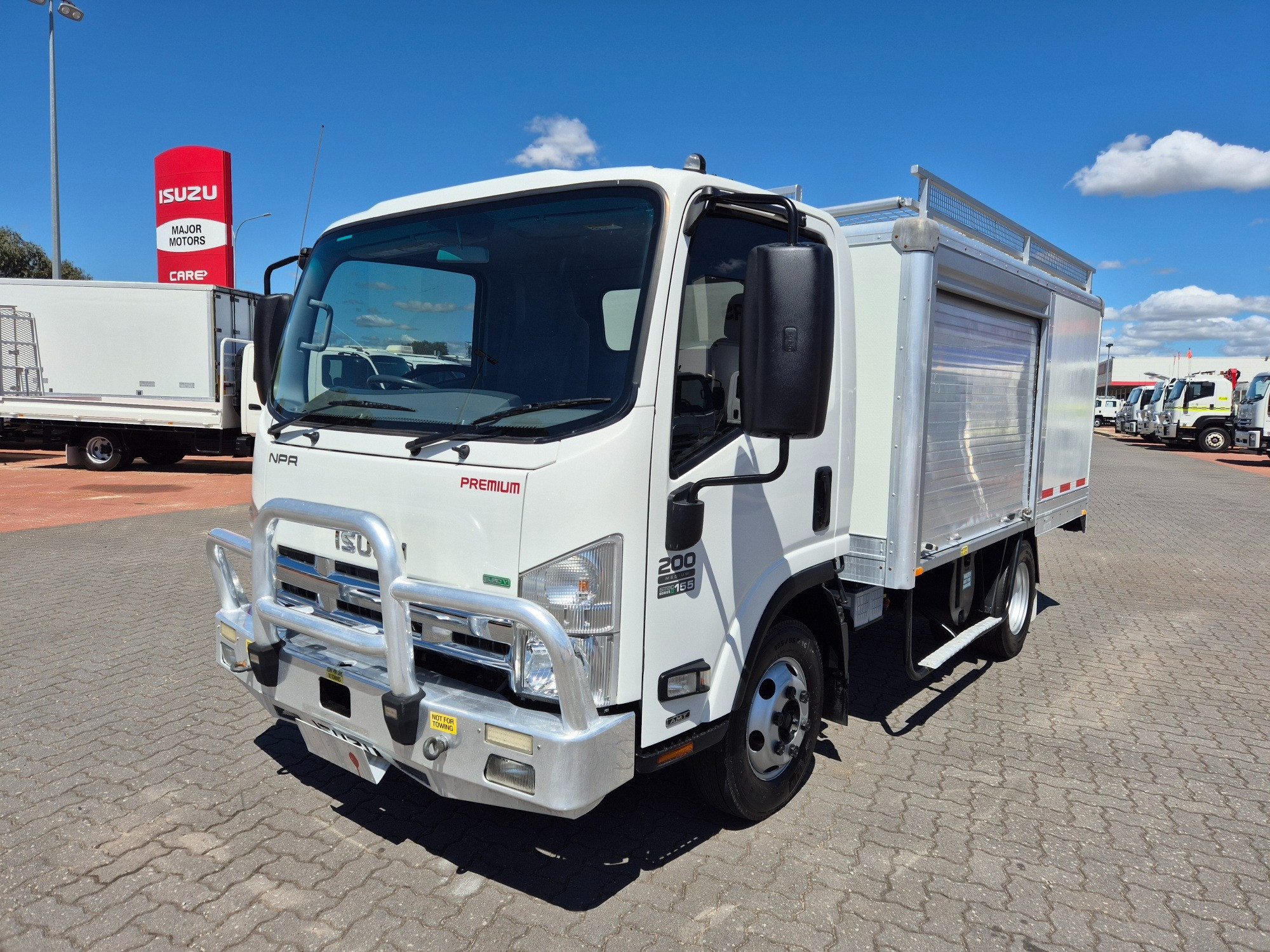 2014 ISUZU NPR NH 200 MEDIUM 6 SP AUTOMATED MANUAL SERVICE BODY