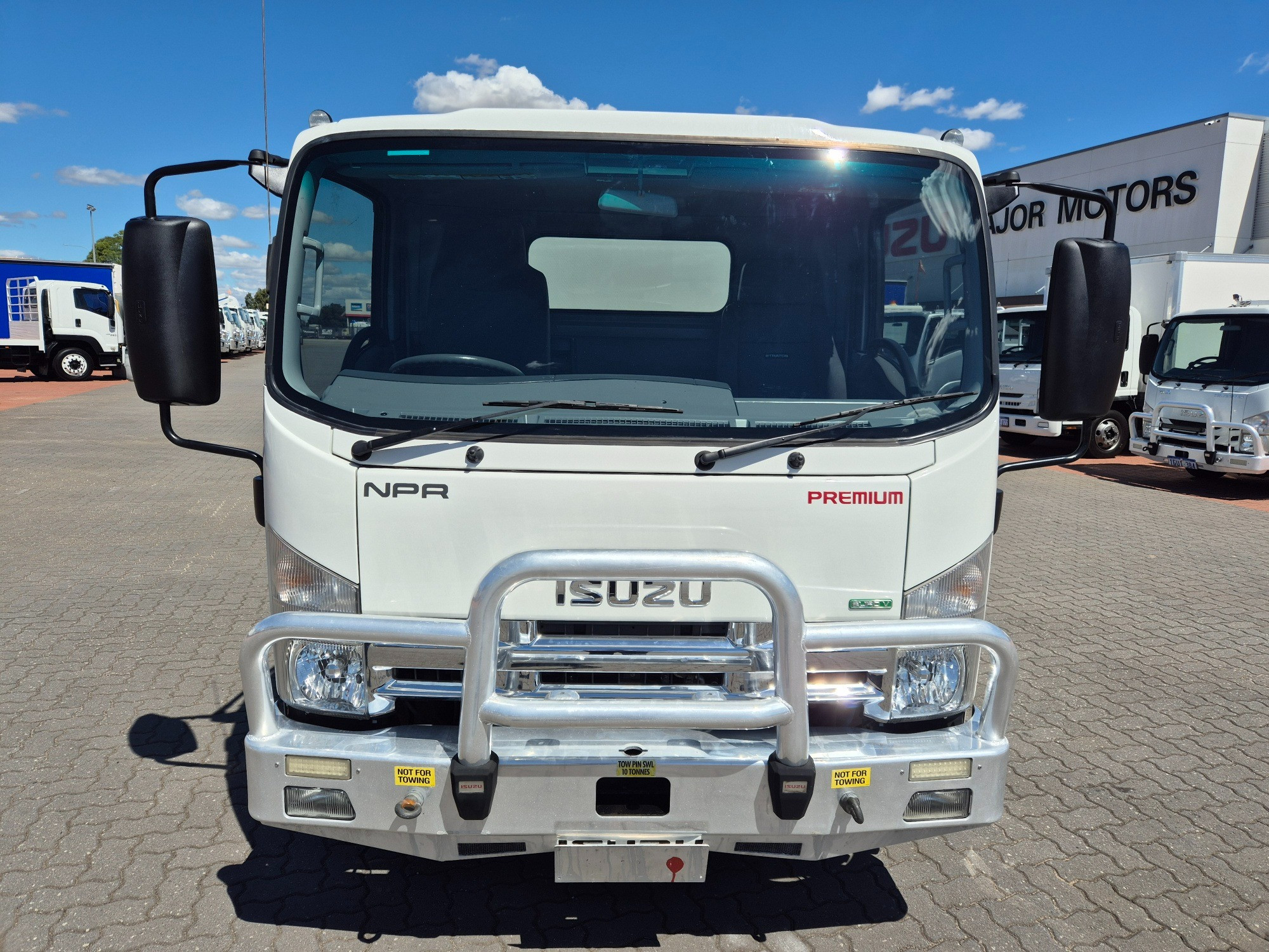 2014 ISUZU NPR NH 200 MEDIUM 6 SP AUTOMATED MANUAL SERVICE BODY