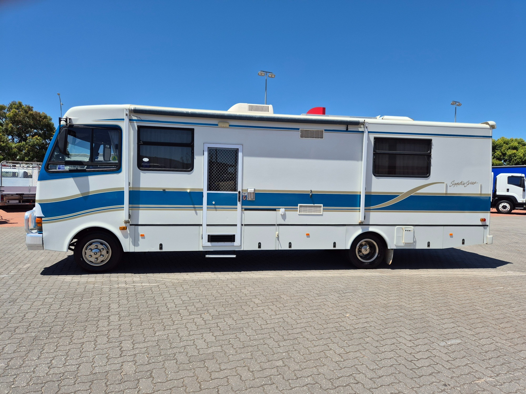 2003 ISUZU SWAGMAN MOTORHOME