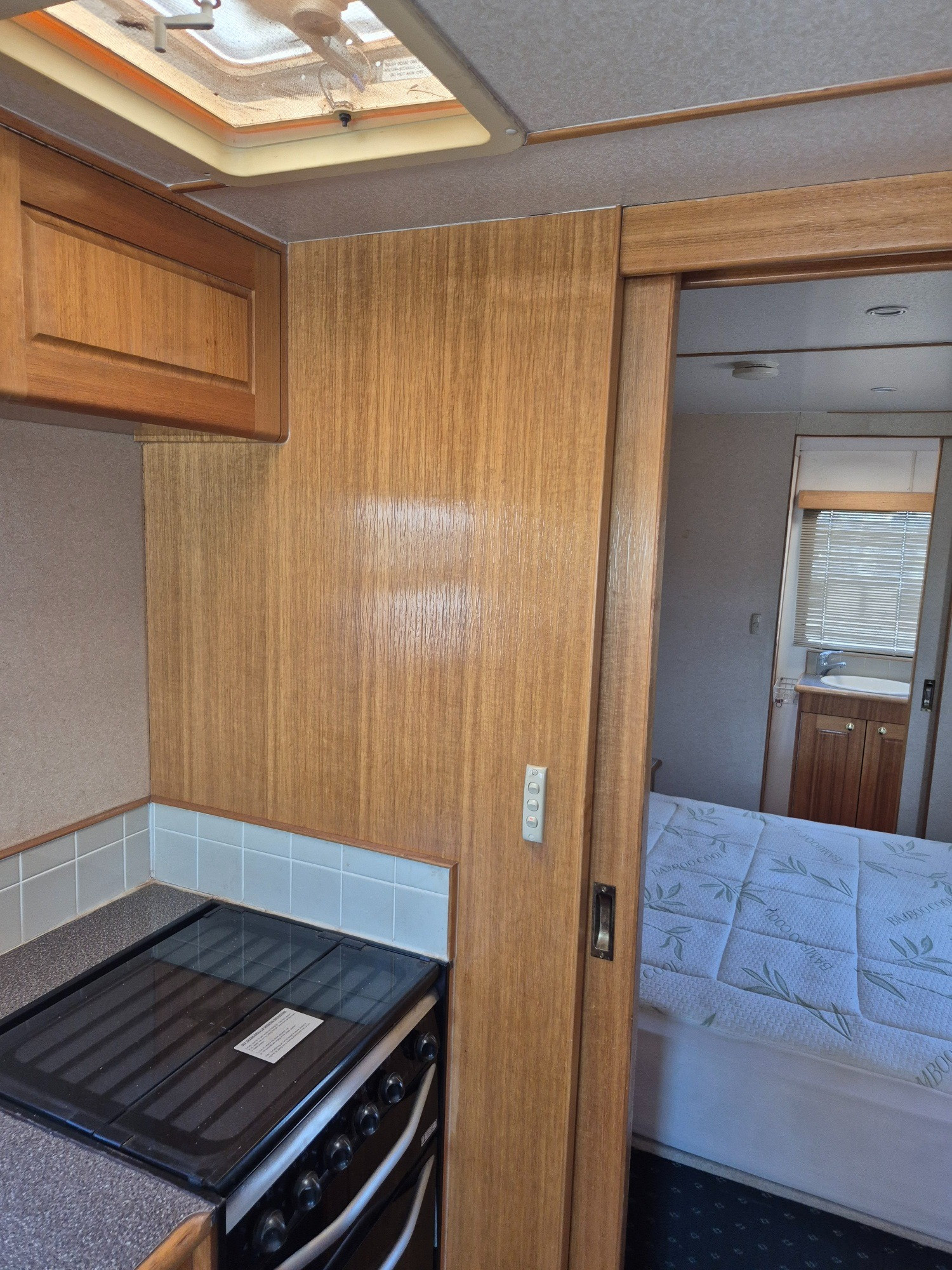 2003 ISUZU SWAGMAN MOTORHOME