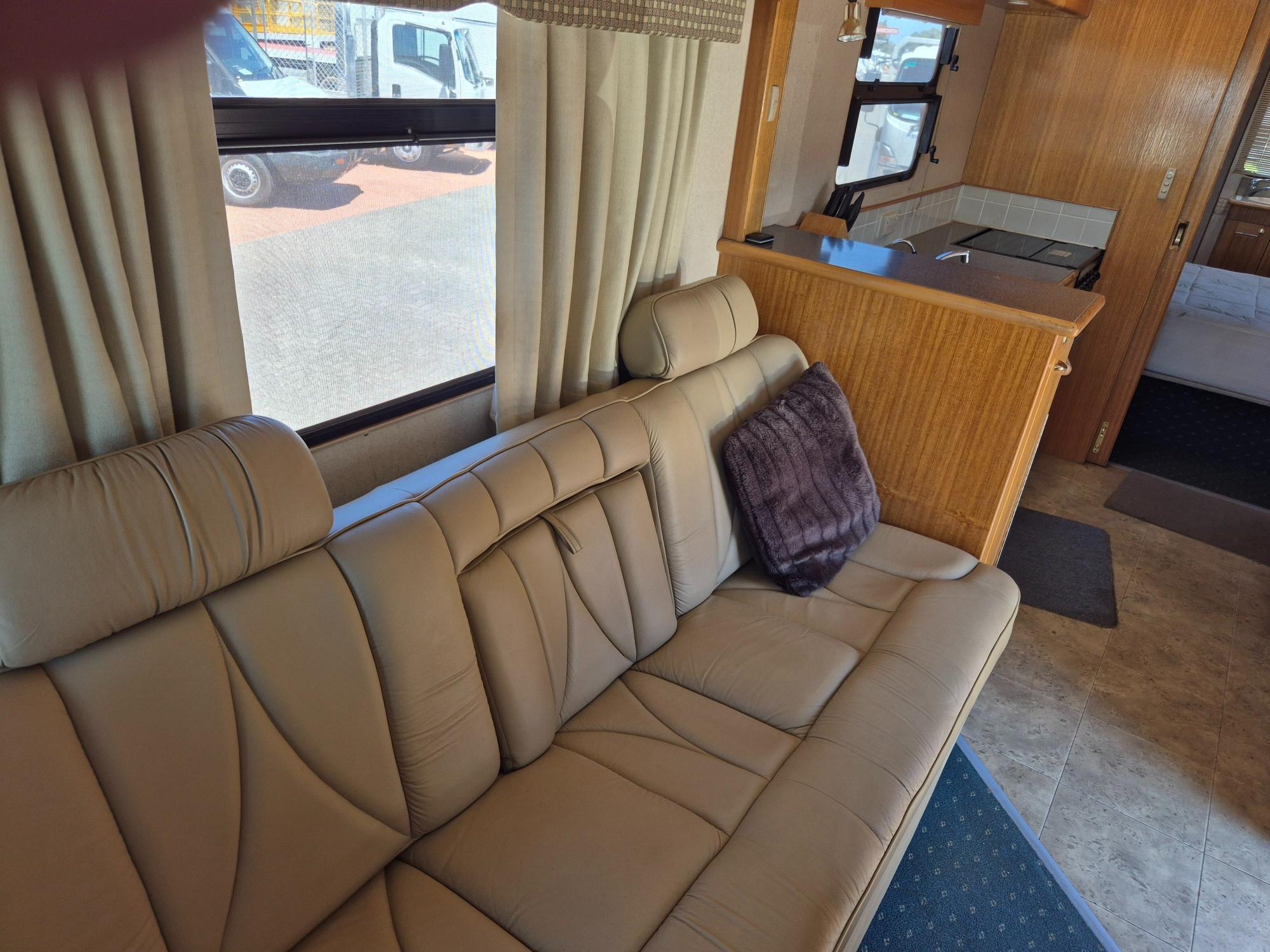 2003 ISUZU SWAGMAN MOTORHOME