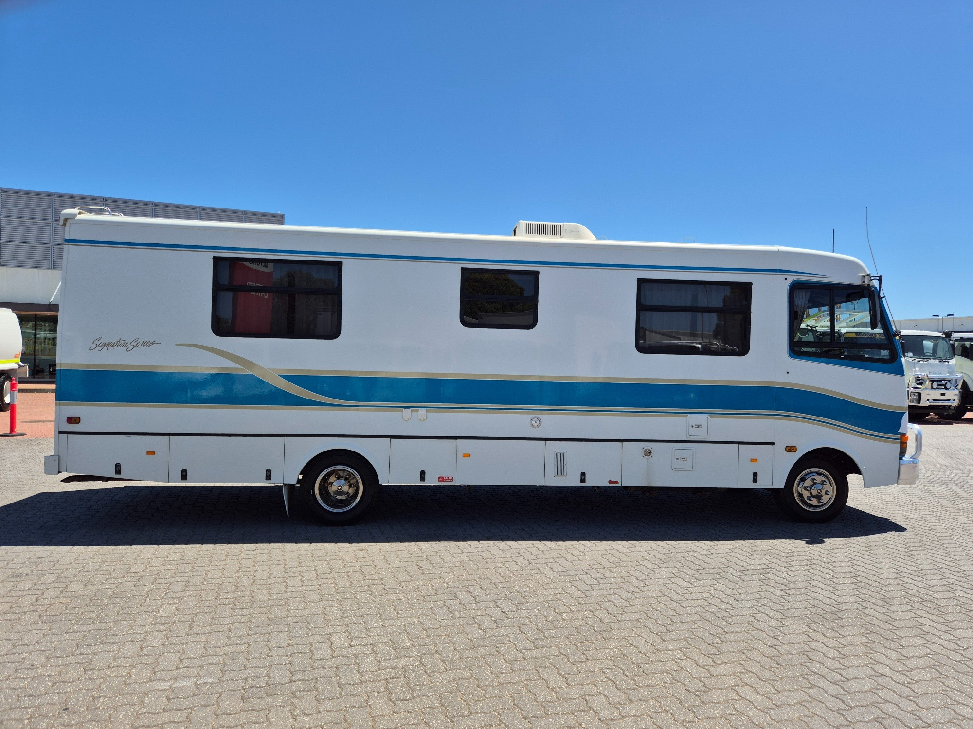 2003 ISUZU SWAGMAN MOTORHOME