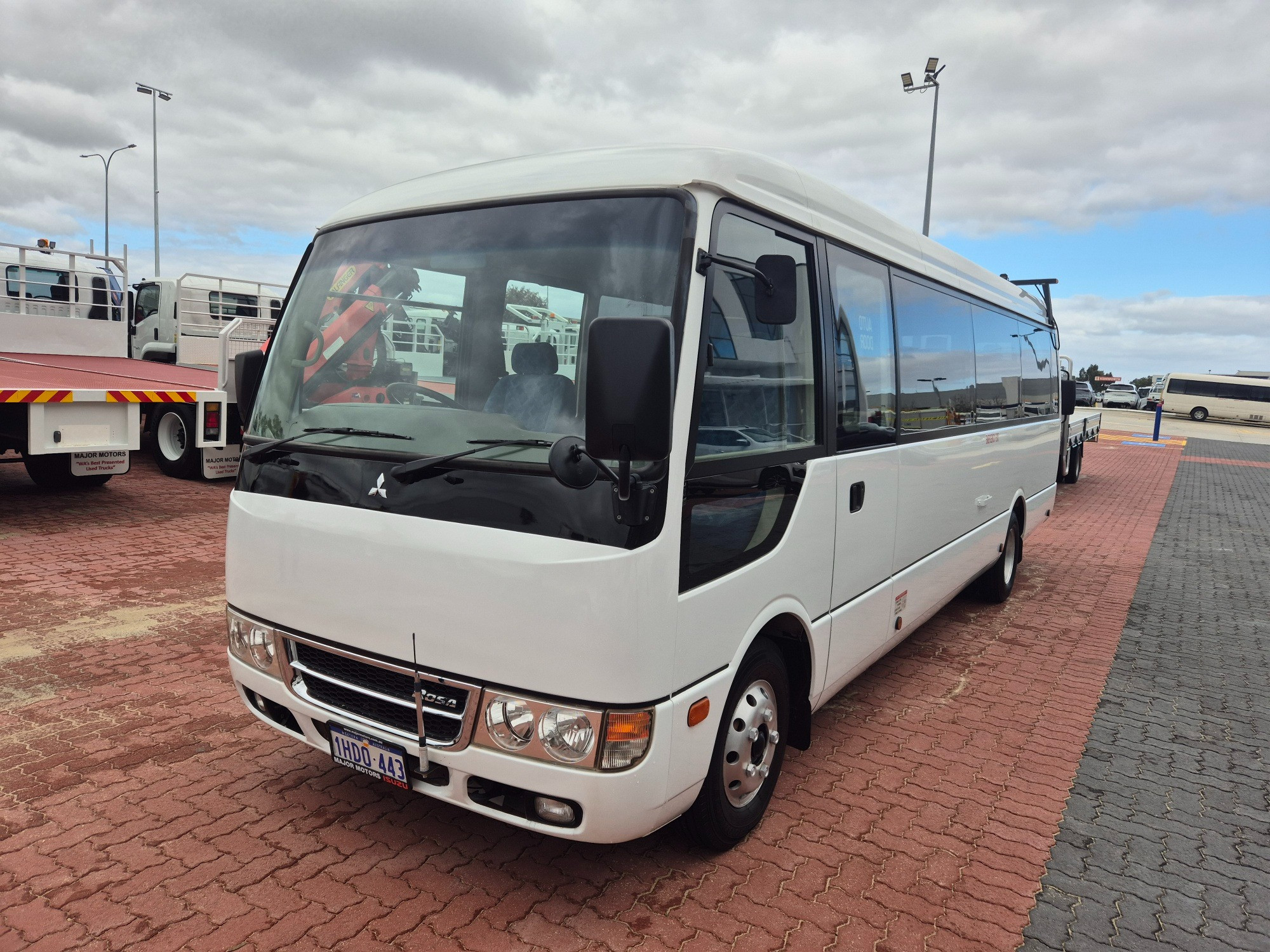 2020 FUSO ROSA DELUXE 25 SEATER AUTOMATIC BUS