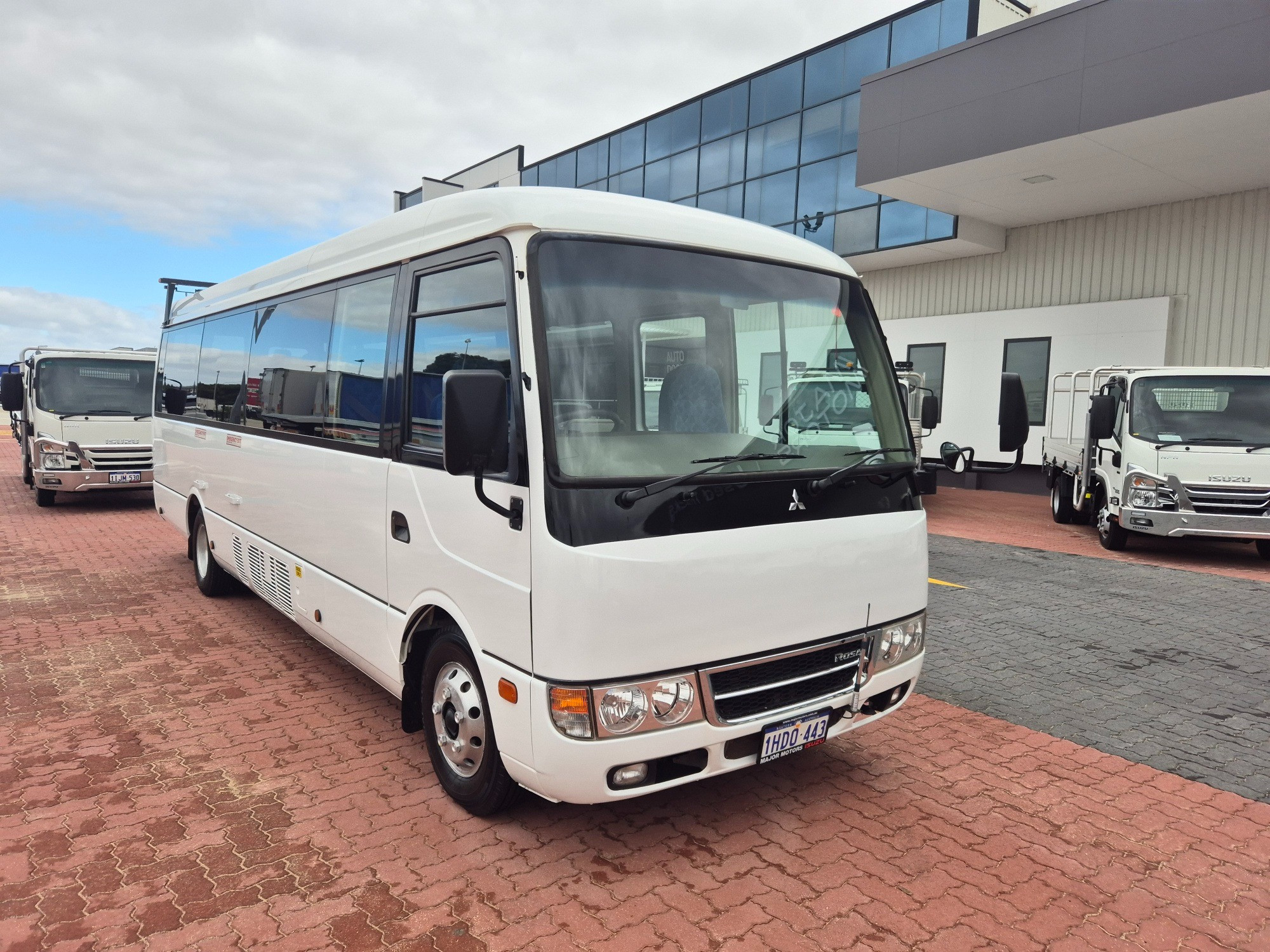 2020 FUSO ROSA DELUXE 25 SEATER AUTOMATIC BUS