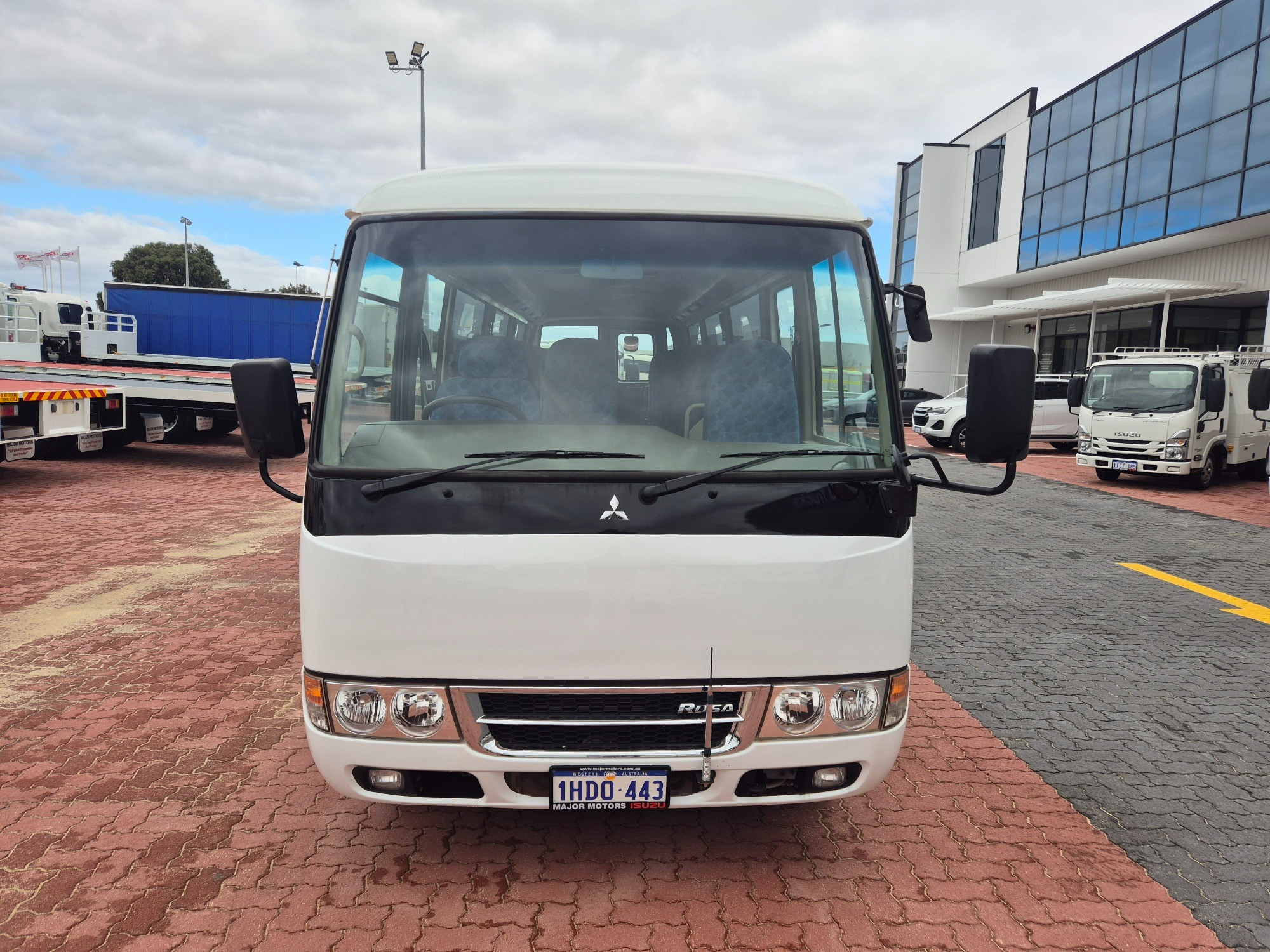 2020 FUSO ROSA DELUXE 25 SEATER AUTOMATIC BUS
