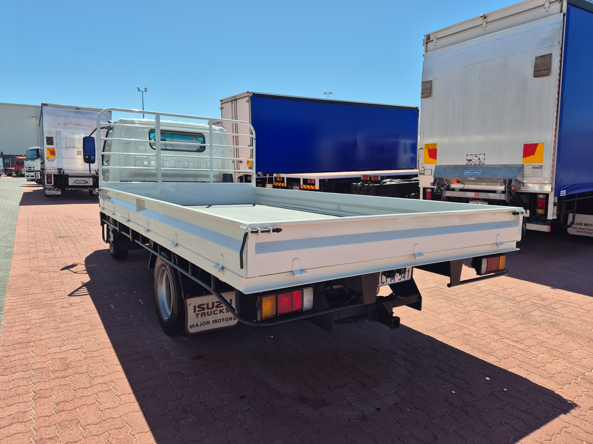 2007 ISUZU NPR N5 300 MEDIUM 5 SP MANUAL TRAY