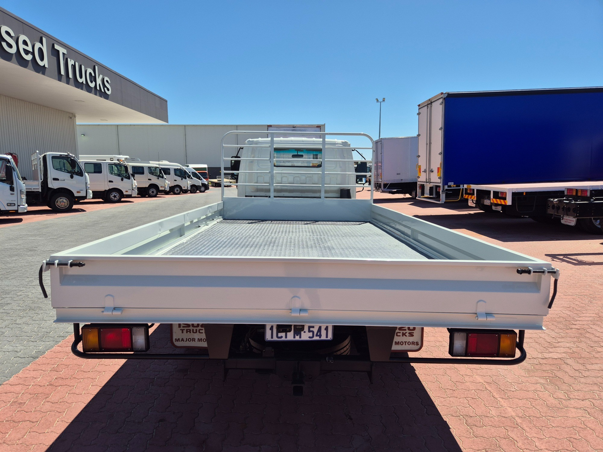2007 ISUZU NPR N5 300 MEDIUM 5 SP MANUAL TRAY