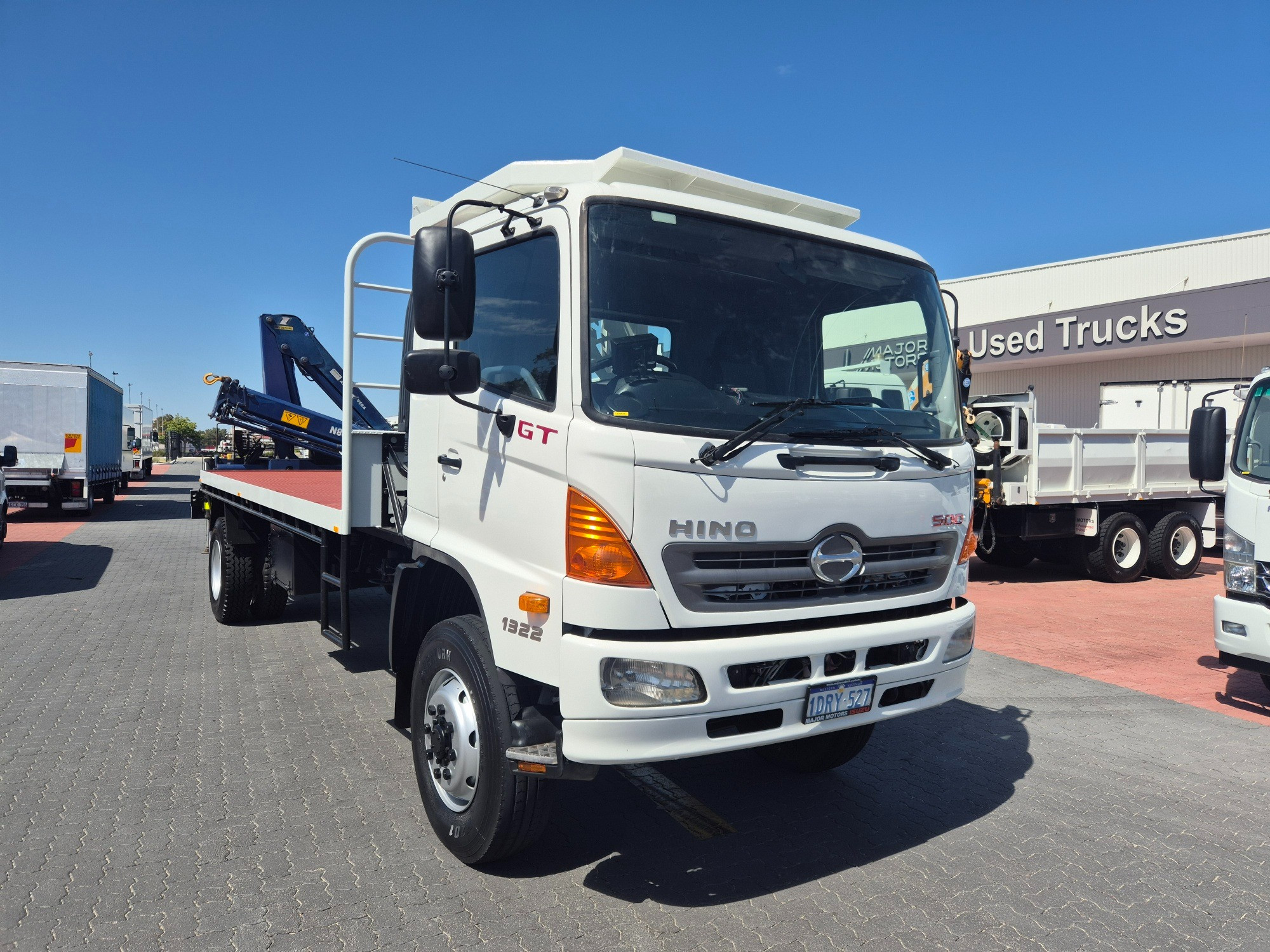 2009 HINO 500 GT8J 1322 LONG (4x4) 6 SP MANUAL TRAY & CRANE