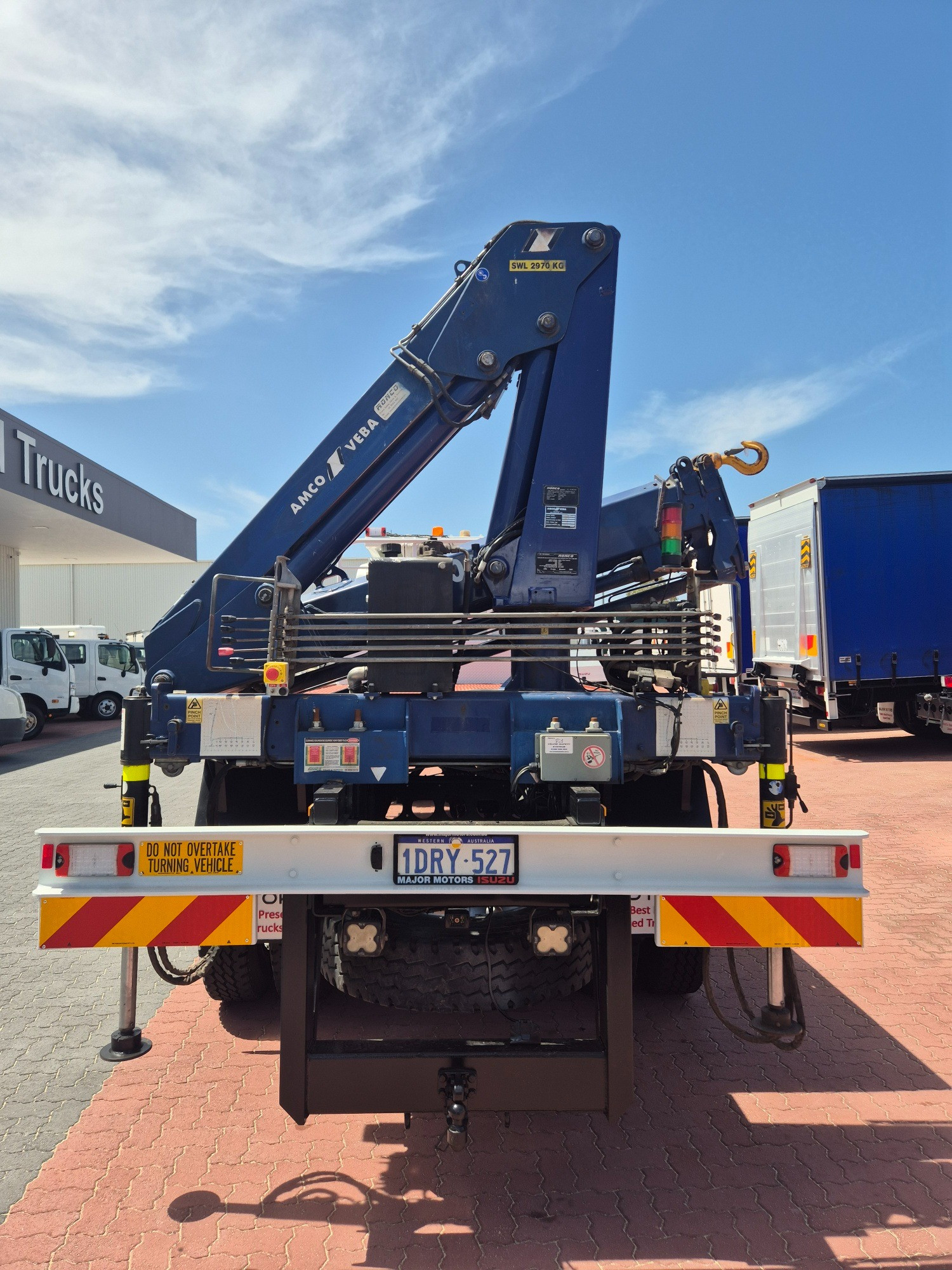 2009 HINO 500 GT8J 1322 LONG (4x4) 6 SP MANUAL TRAY & CRANE