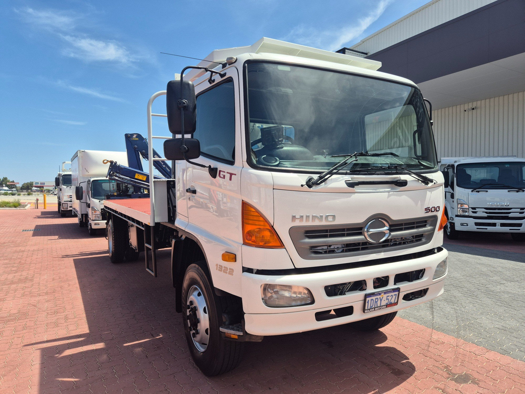 2009 HINO 500 GT8J 1322 LONG (4x4) 6 SP MANUAL TRAY & CRANE