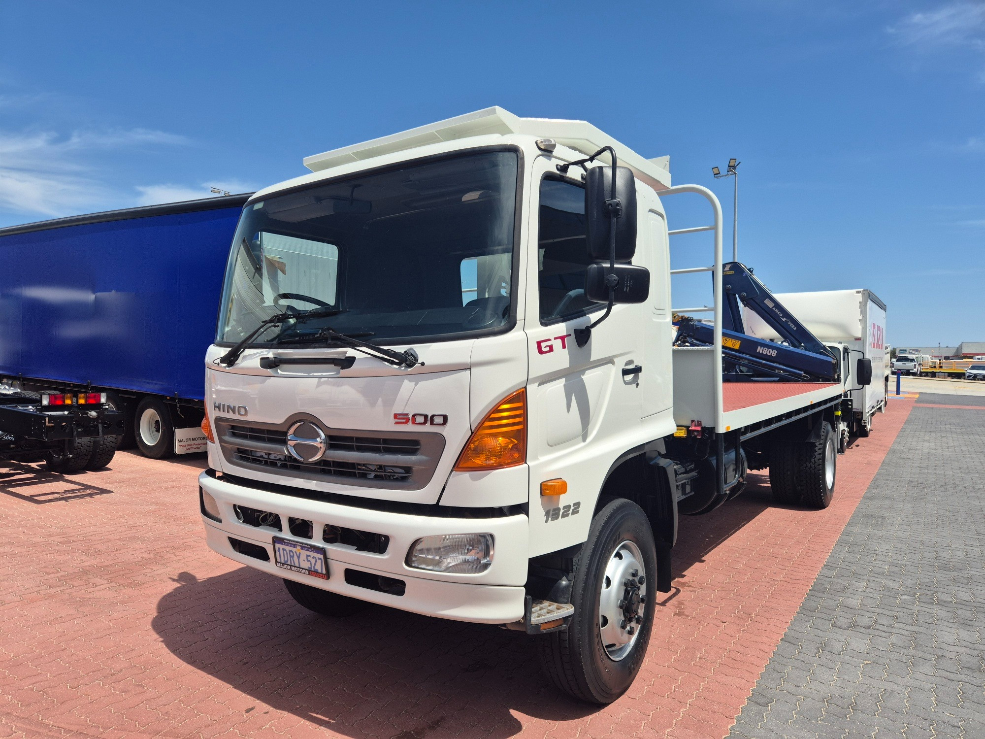 2009 HINO 500 GT8J 1322 LONG (4x4) 6 SP MANUAL TRAY & CRANE