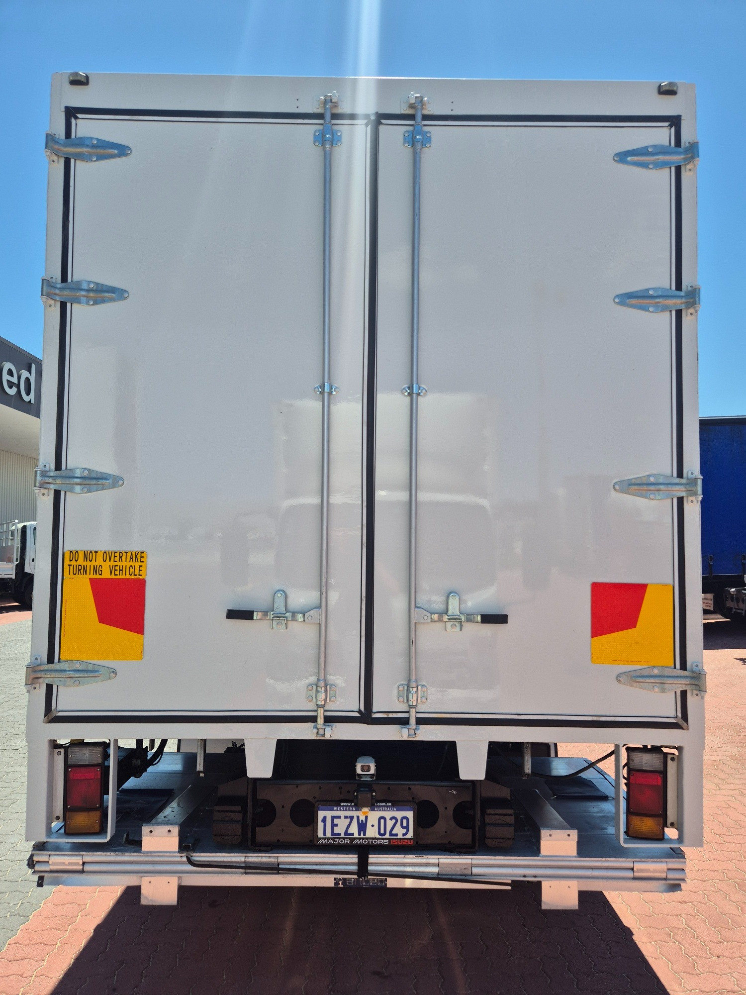 2015 ISUZU FVD FH MY11 1000 AUTO 6 SP AUTOMATIC VAN AND TAIL.LIFT