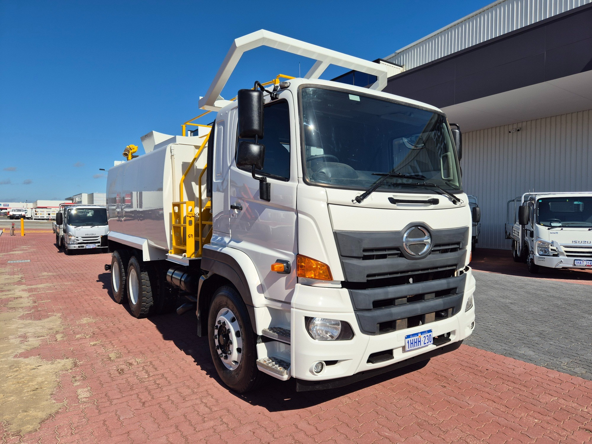 2020 HINO 500 FM8J FM2628 MEDIUM 6 SP AUTO WATER TRUCK