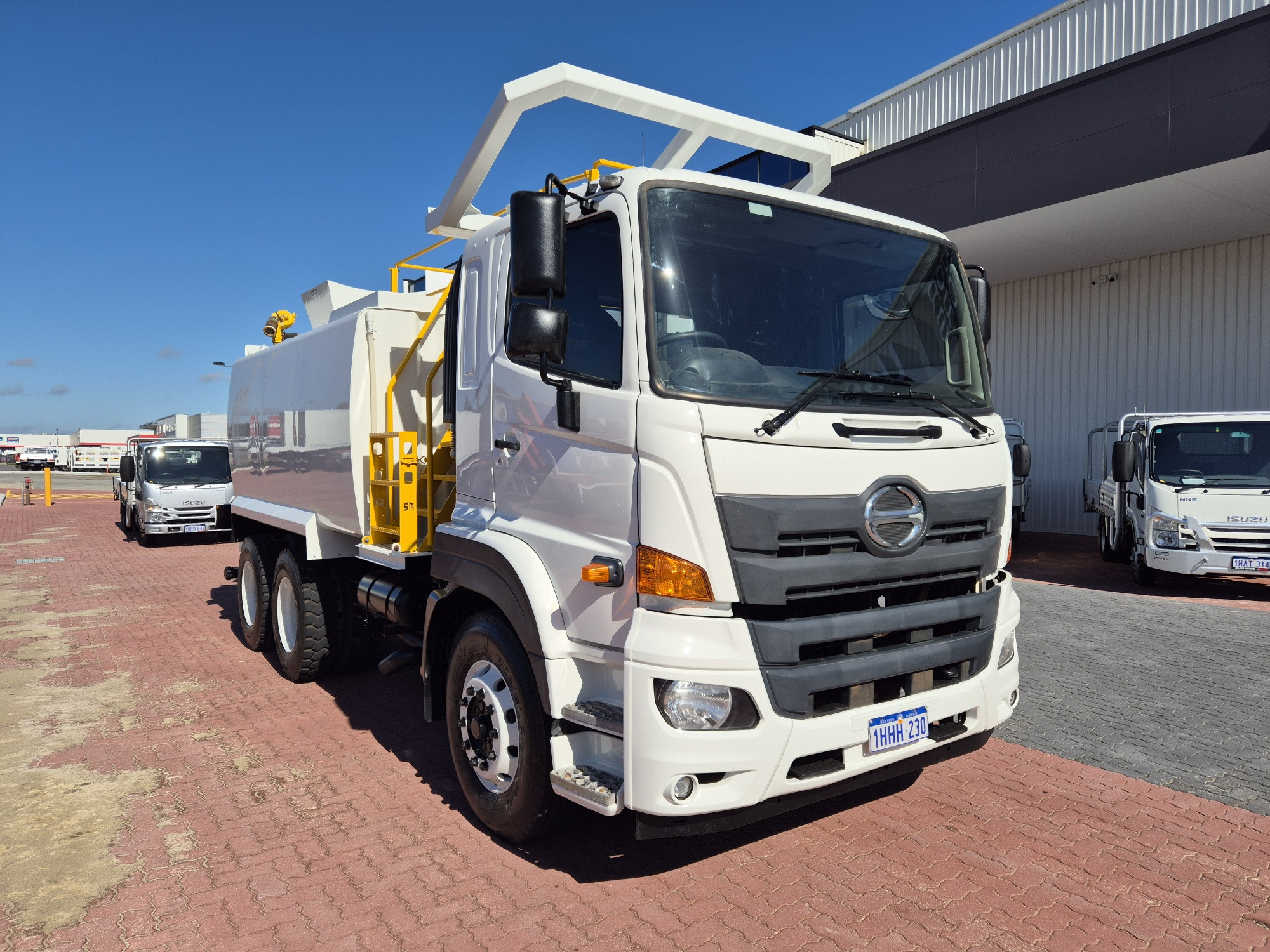 2020 HINO 500 FM8J FM2628 MEDIUM 6 SP AUTO WATER TRUCK