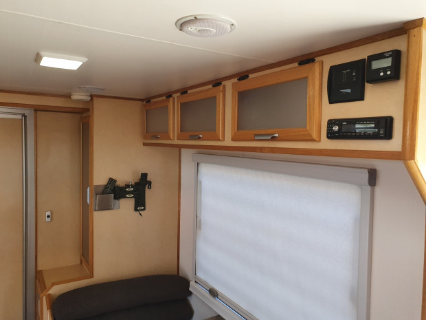 2012 ISUZU NPS NH 300 (4x4) 6 SP MANUAL MOTORHOME