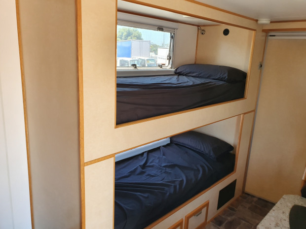 2012 ISUZU NPS NH 300 (4x4) 6 SP MANUAL MOTORHOME