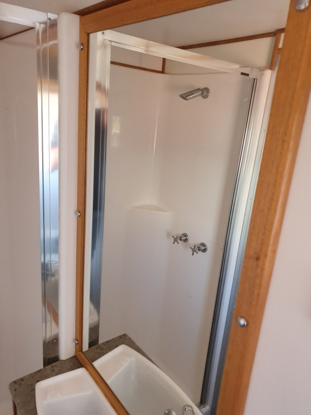 2012 ISUZU NPS NH 300 (4x4) 6 SP MANUAL MOTORHOME