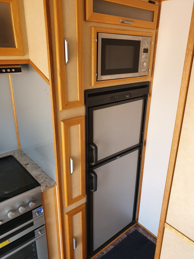 2012 ISUZU NPS NH 300 (4x4) 6 SP MANUAL MOTORHOME