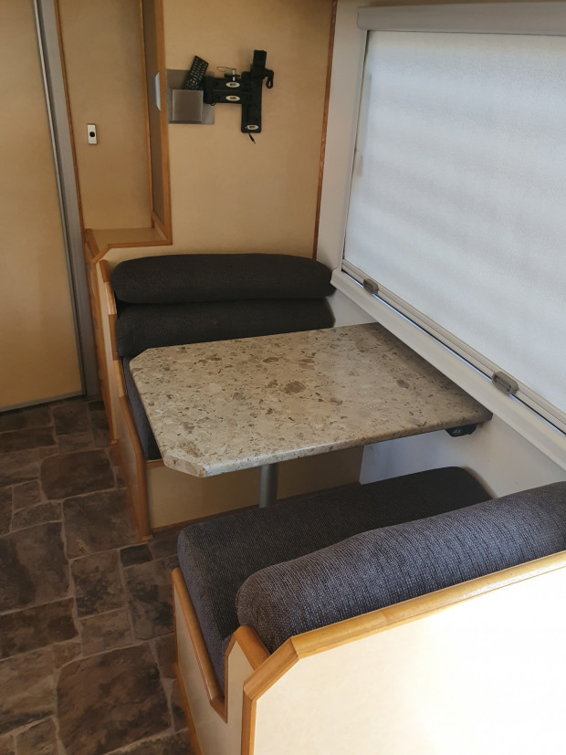 2012 ISUZU NPS NH 300 (4x4) 6 SP MANUAL MOTORHOME
