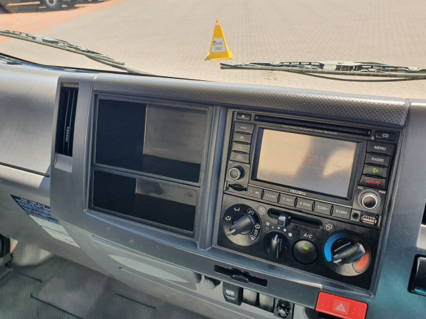 2012 ISUZU NPS NH 300 (4x4) 6 SP MANUAL MOTORHOME