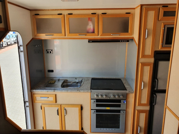 2012 ISUZU NPS NH 300 (4x4) 6 SP MANUAL MOTORHOME