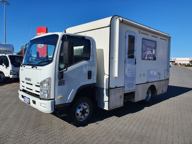 2012 ISUZU NPS NH 300 (4x4) 6 SP MANUAL MOTORHOME