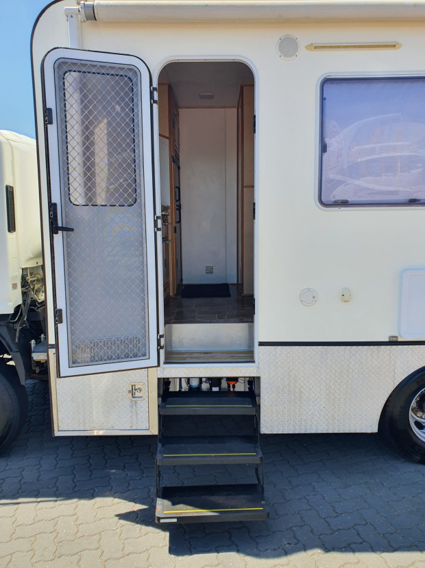 2012 ISUZU NPS NH 300 (4x4) 6 SP MANUAL MOTORHOME