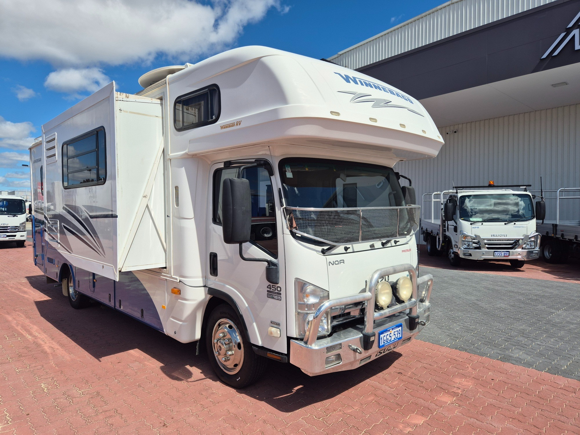 2011 ISUZU NQR NH 450 LONG 6 SP AUTOMATED MANUAL MOTORHOME