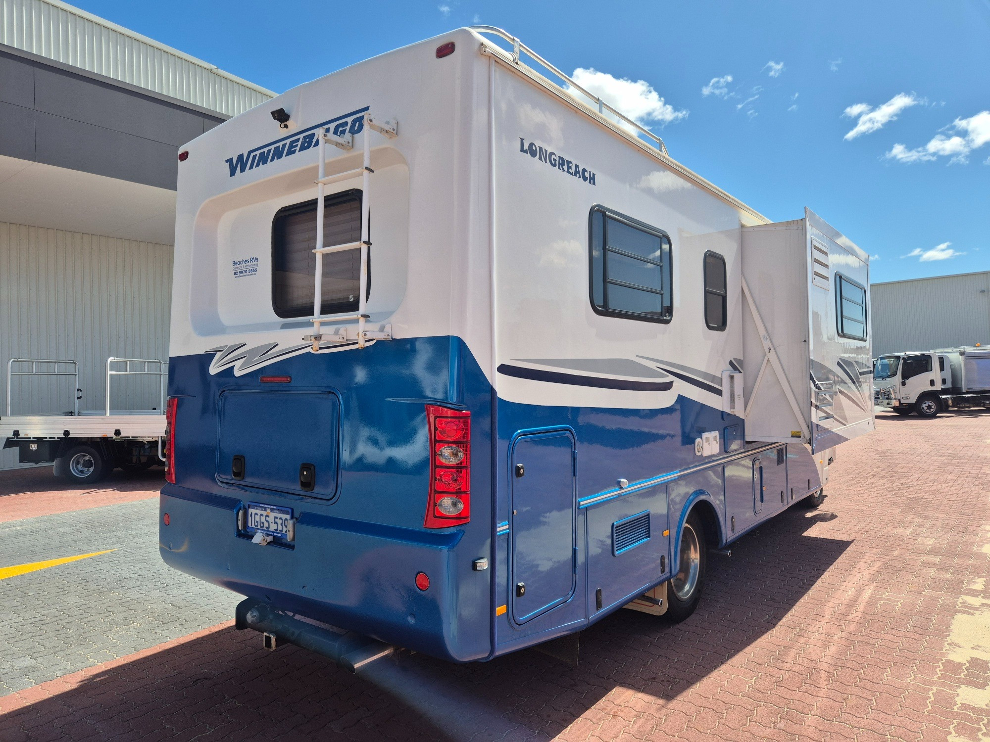 2011 ISUZU NQR NH 450 LONG 6 SP AUTOMATED MANUAL MOTORHOME