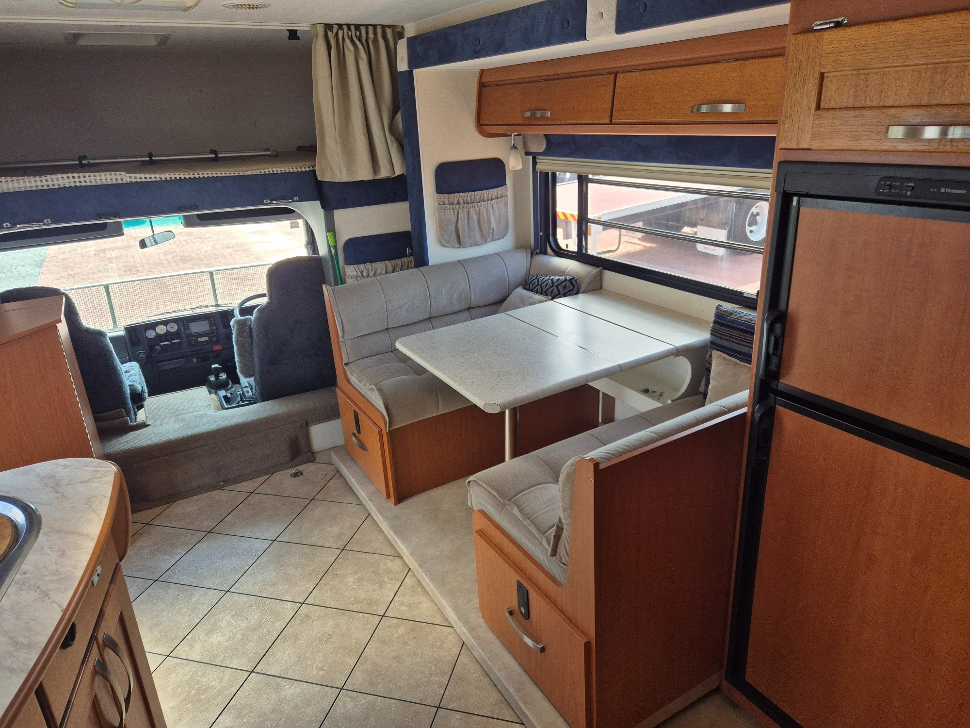 2011 ISUZU NQR NH 450 LONG 6 SP AUTOMATED MANUAL MOTORHOME