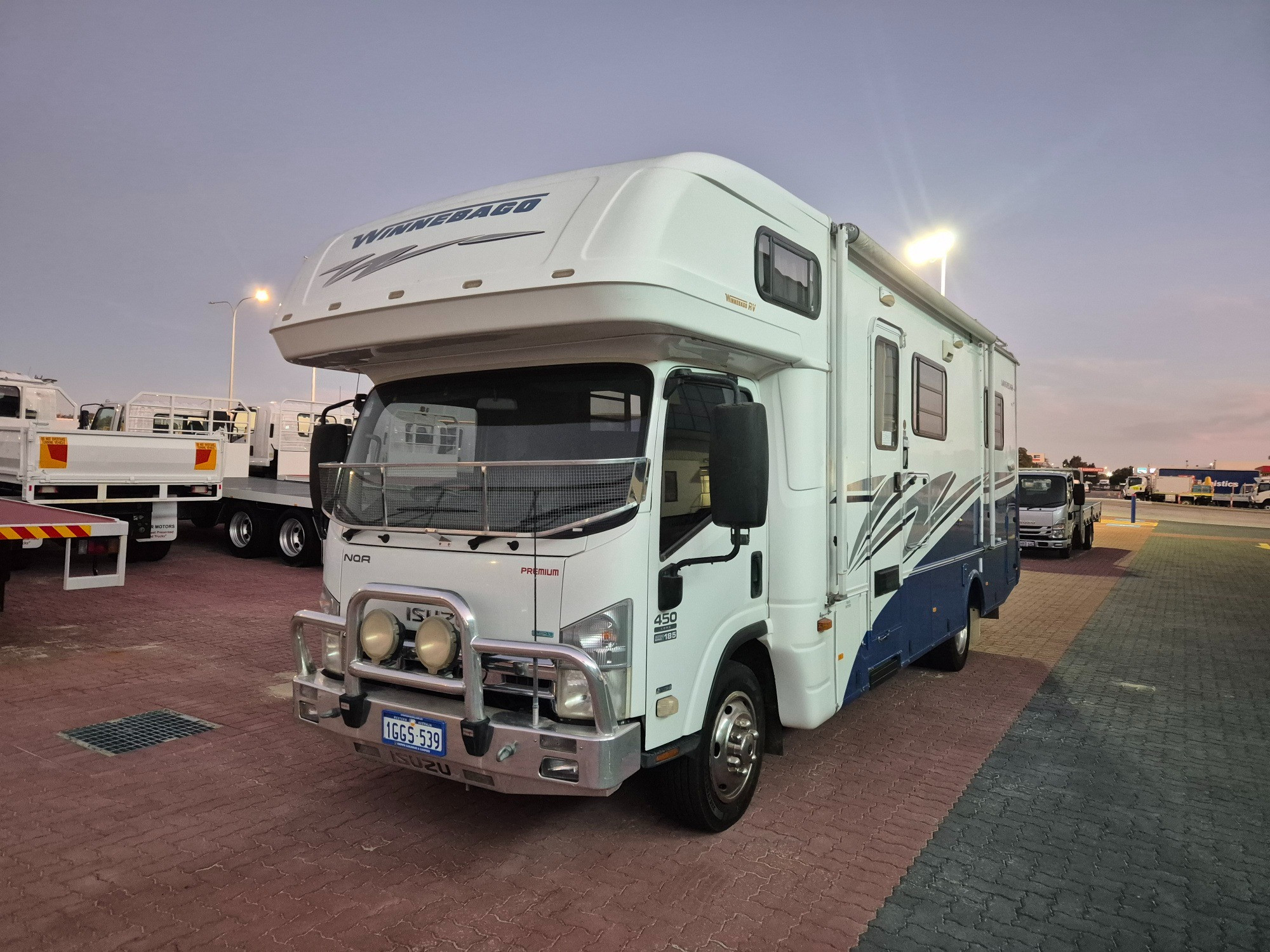 2011 ISUZU NQR NH 450 LONG 6 SP AUTOMATED MANUAL MOTORHOME