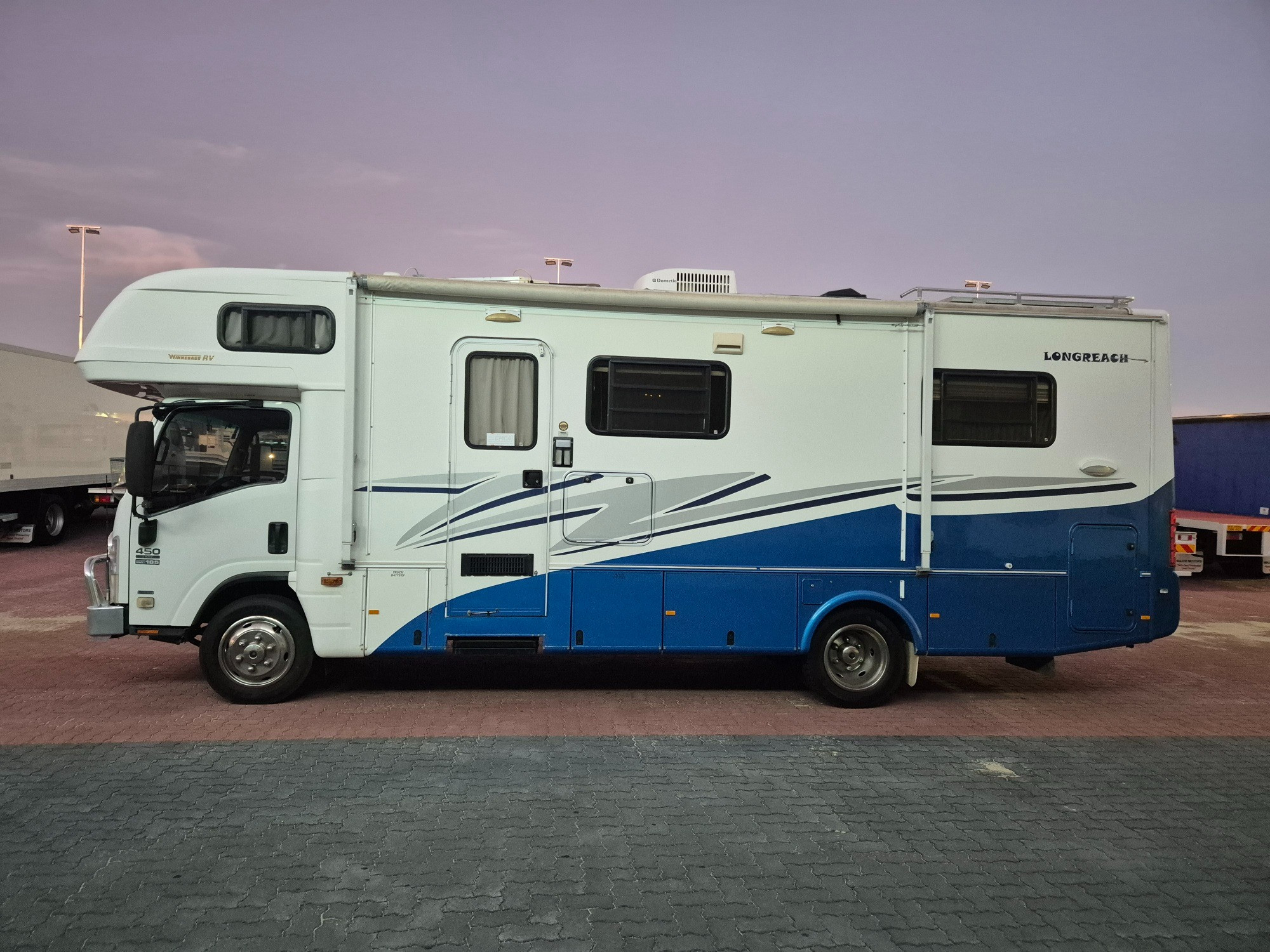 2011 ISUZU NQR NH 450 LONG 6 SP AUTOMATED MANUAL MOTORHOME