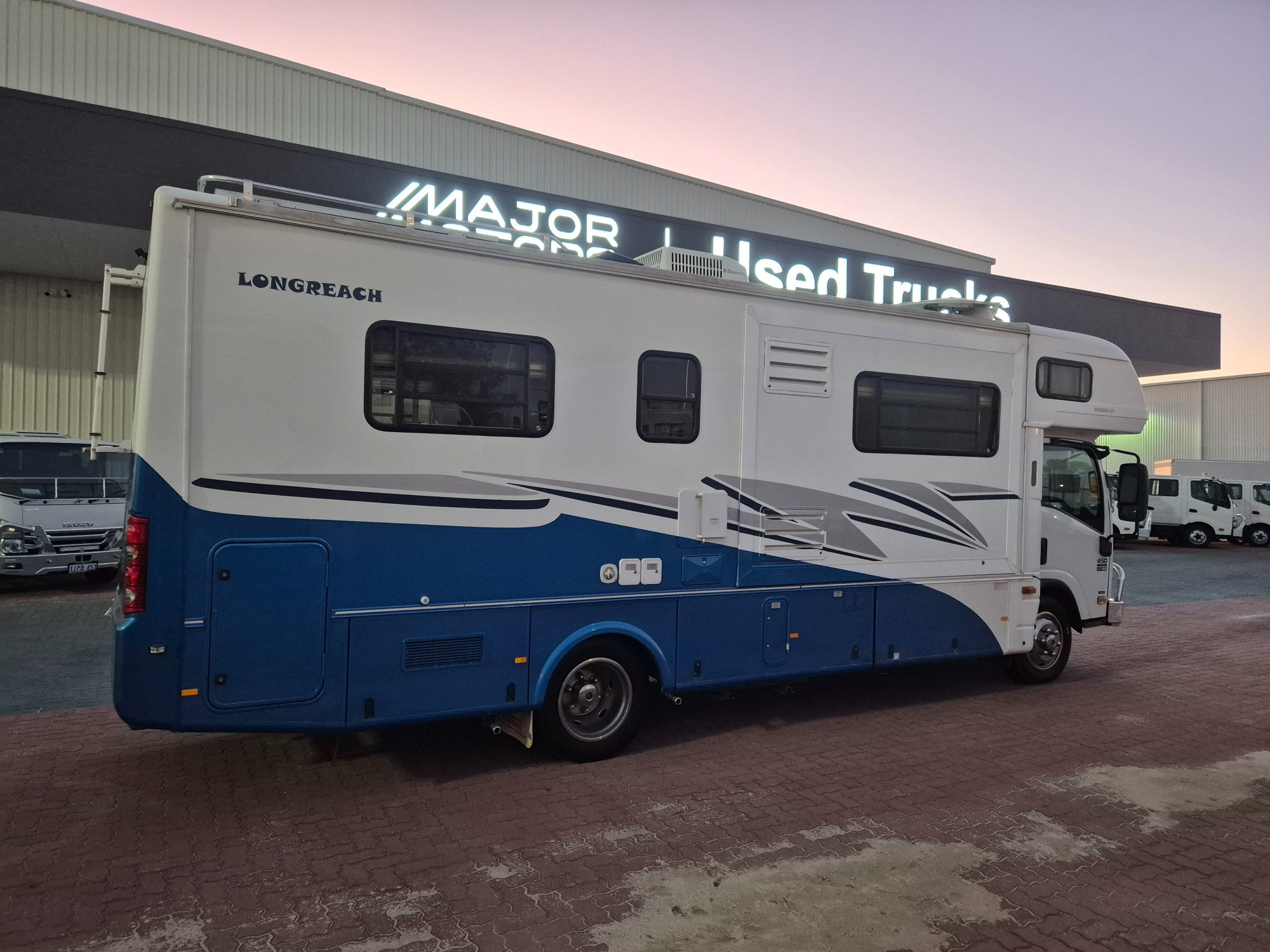 2011 ISUZU NQR NH 450 LONG 6 SP AUTOMATED MANUAL MOTORHOME
