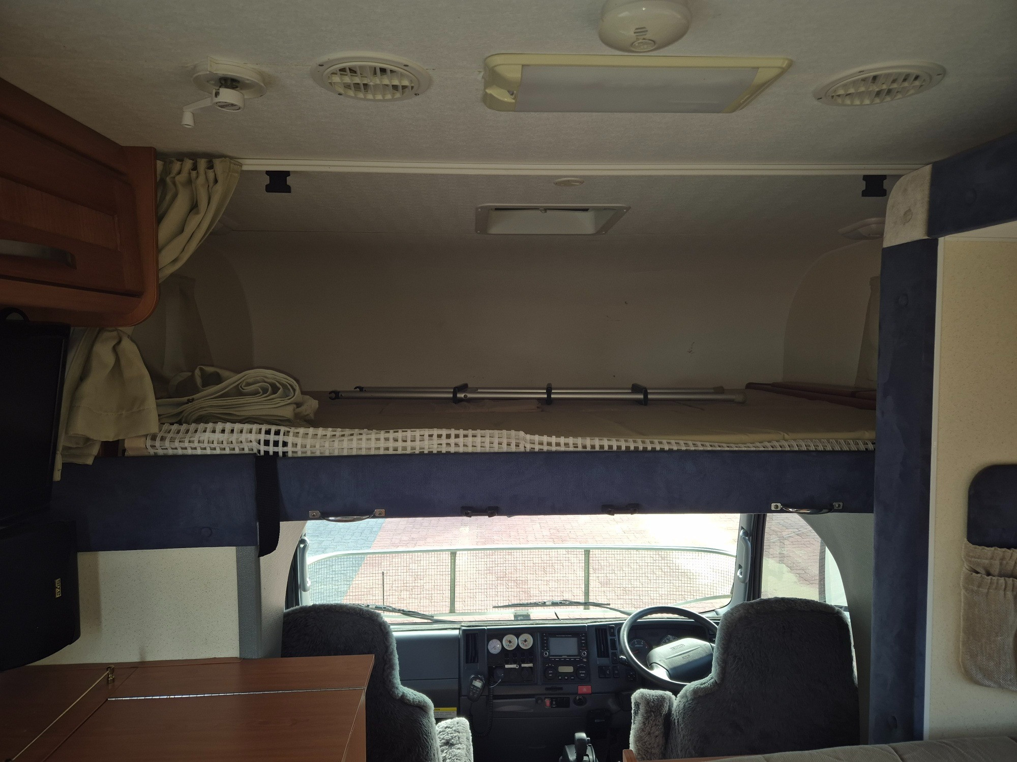 2011 ISUZU NQR NH 450 LONG 6 SP AUTOMATED MANUAL MOTORHOME