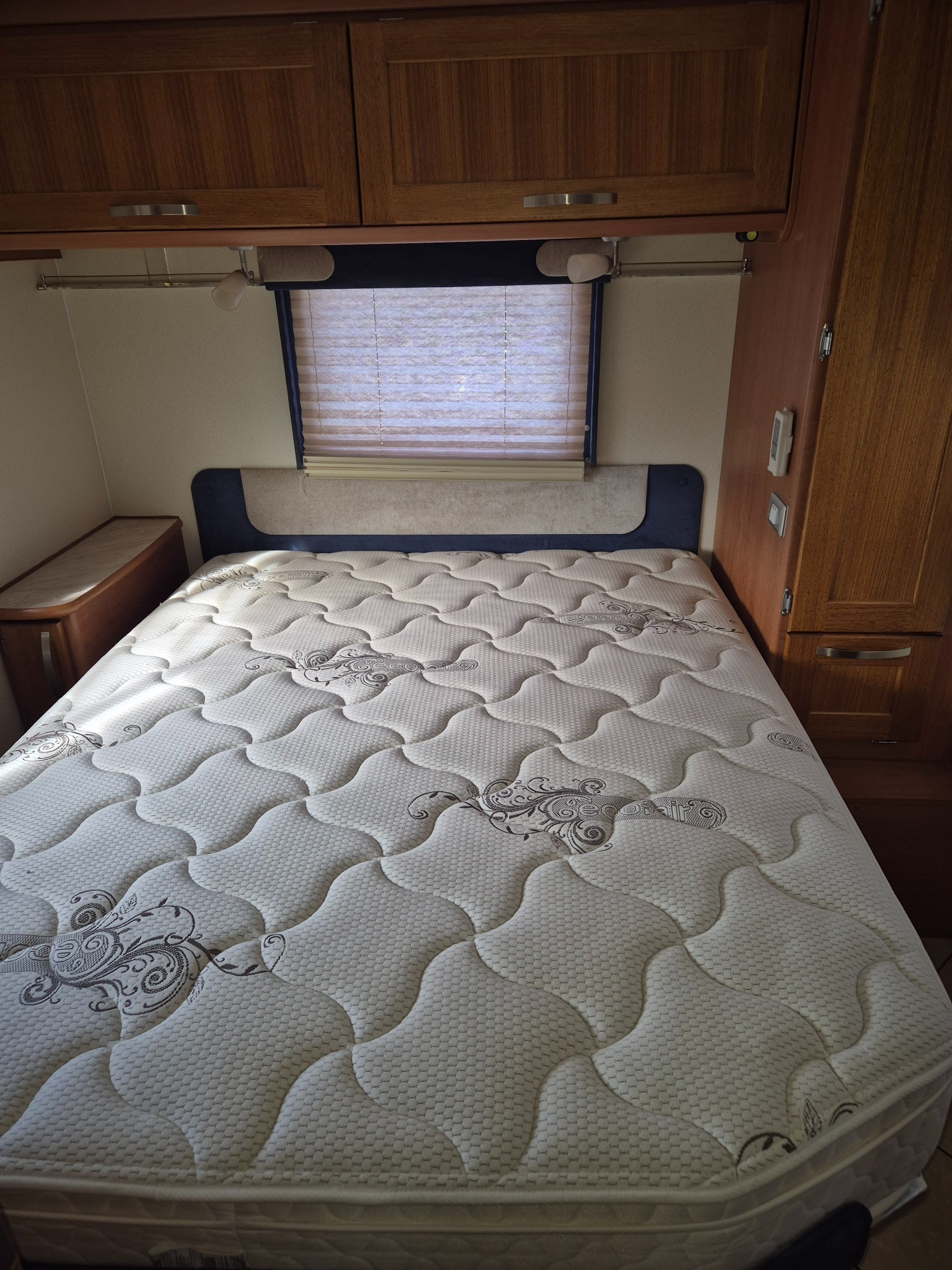2011 ISUZU NQR NH 450 LONG 6 SP AUTOMATED MANUAL MOTORHOME