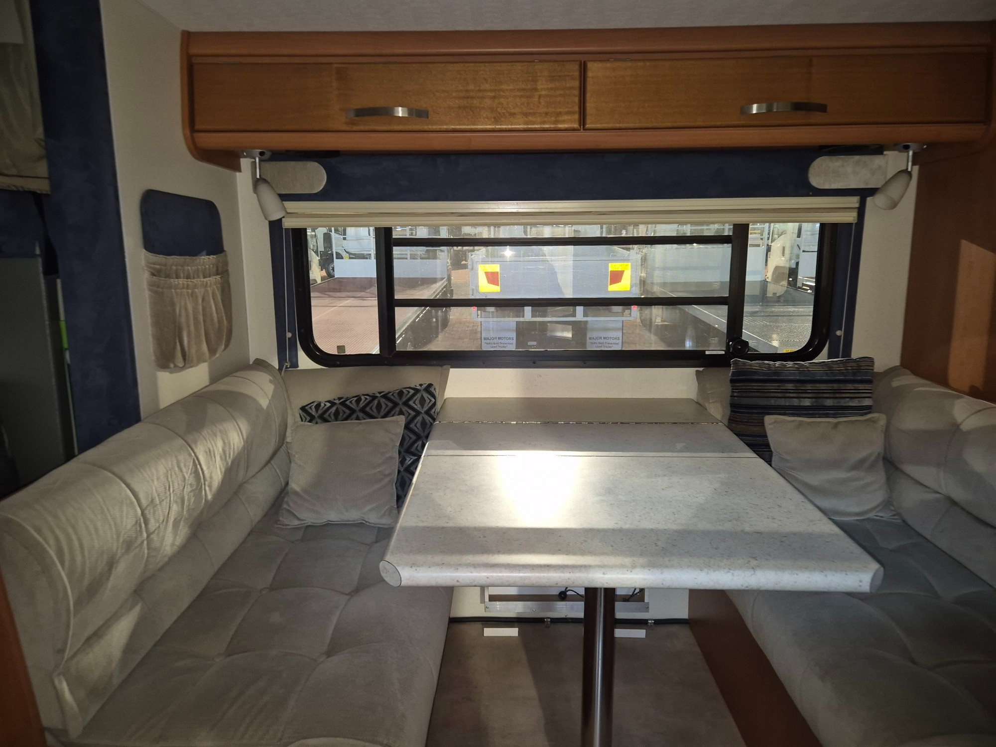 2011 ISUZU NQR NH 450 LONG 6 SP AUTOMATED MANUAL MOTORHOME