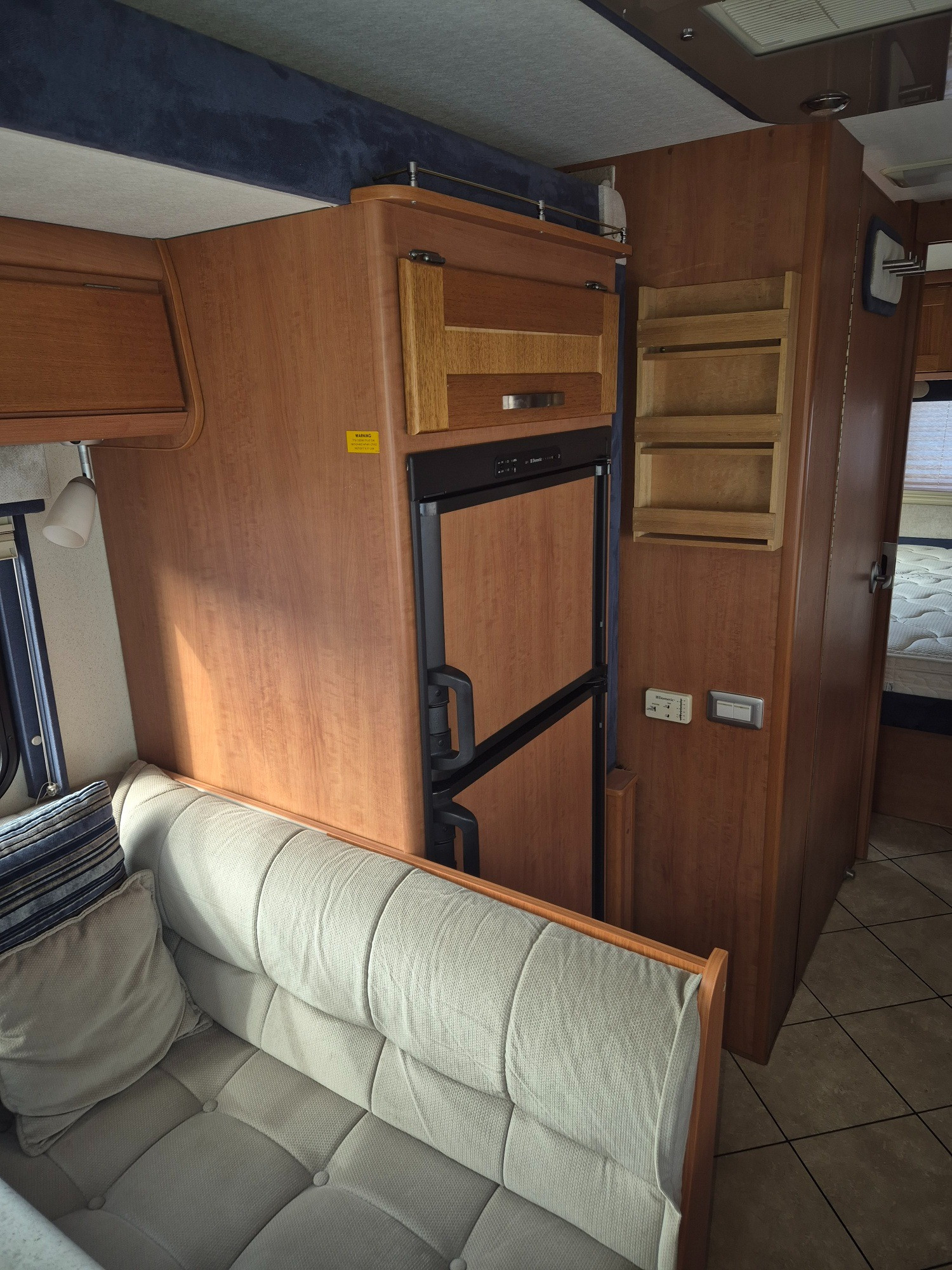 2011 ISUZU NQR NH 450 LONG 6 SP AUTOMATED MANUAL MOTORHOME