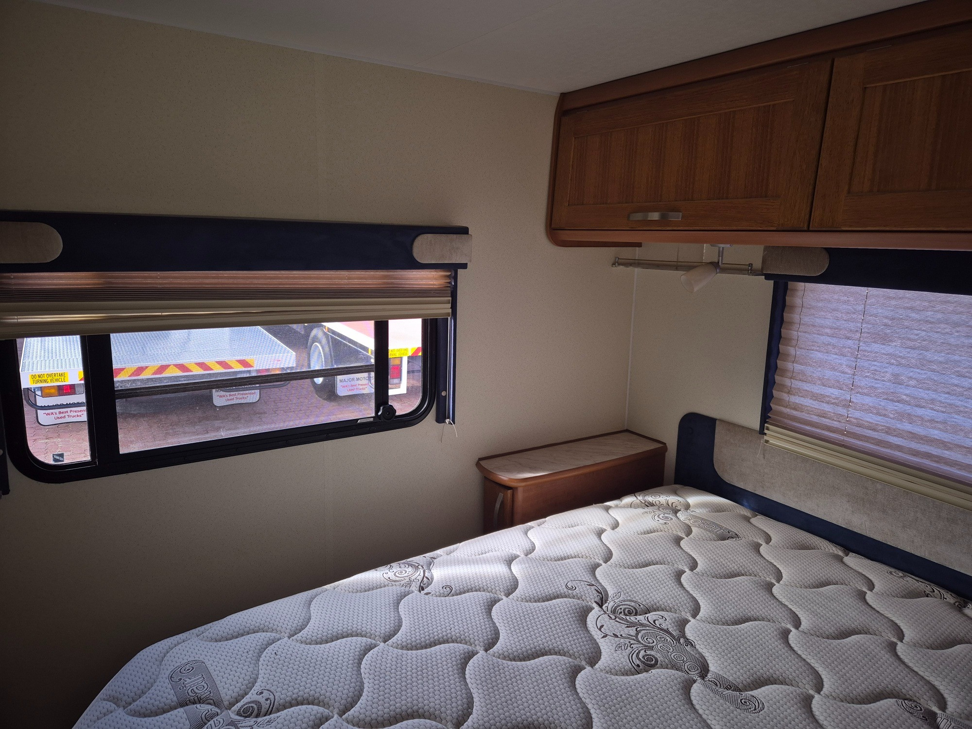 2011 ISUZU NQR NH 450 LONG 6 SP AUTOMATED MANUAL MOTORHOME