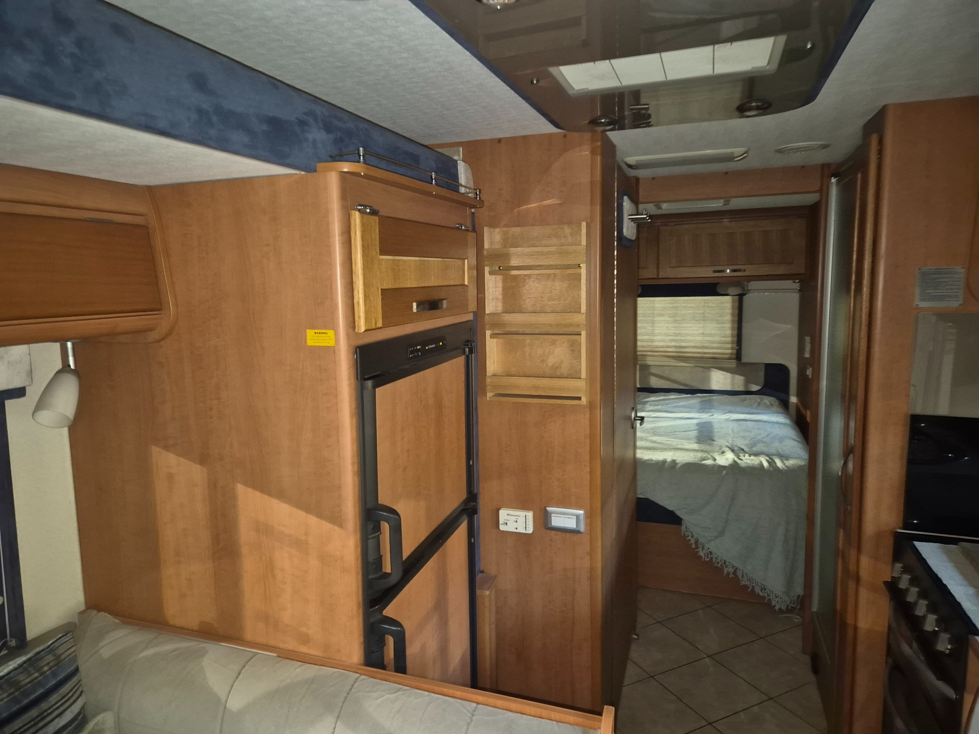 2011 ISUZU NQR NH 450 LONG 6 SP AUTOMATED MANUAL MOTORHOME