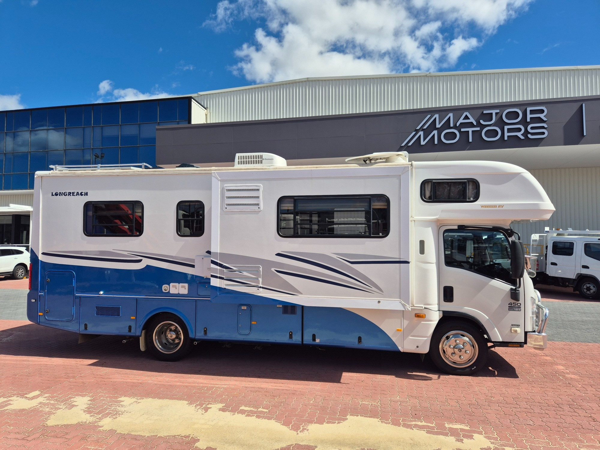 2011 ISUZU NQR NH 450 LONG 6 SP AUTOMATED MANUAL MOTORHOME